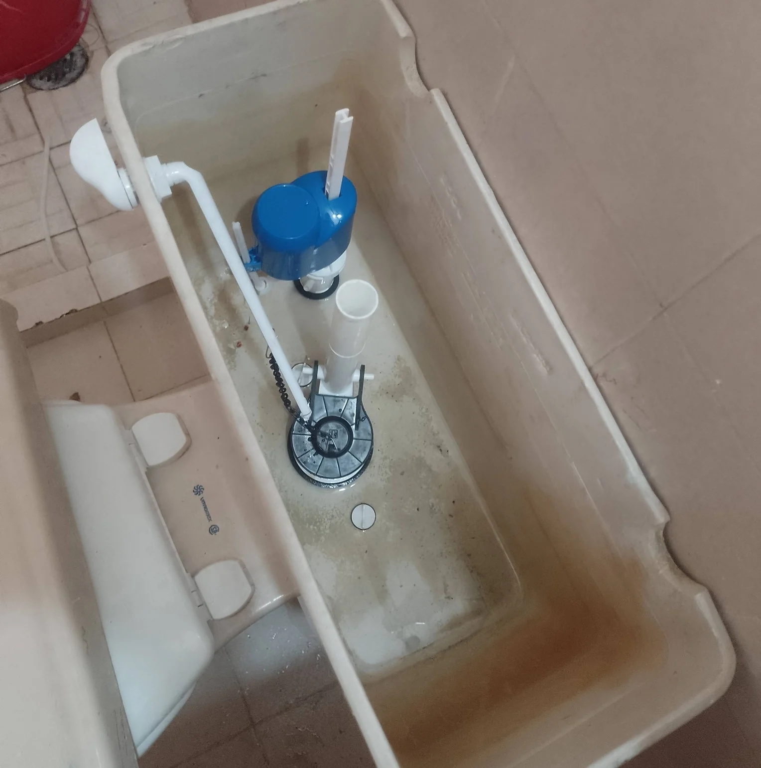 Trabajo de Plomeria Limpiando Sarro en Querétaro